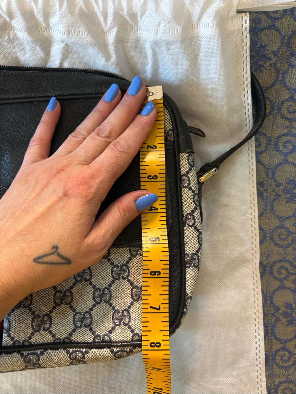 Gucci Black and Beige GG Web Crossbody Bag - Picture 14 of 16